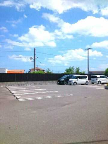 ウインターワルツＢの駐車場|駐車スペースもあります