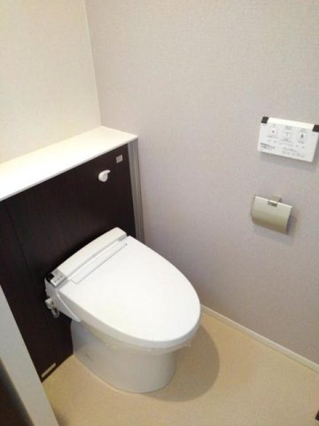 アーバン　スクエアのトイレ|落ち着いた色調のトイレです