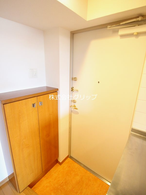 リクレイシア西横浜の玄関