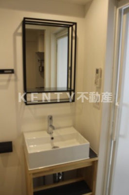 【洗面所】 | ブルーノコート蒲田 | コンパクトで使いやすい洗面所