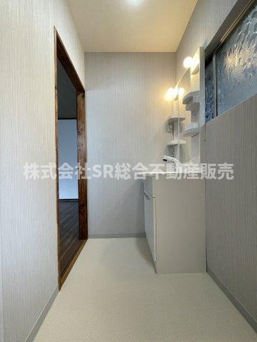 中石切町5丁目中古戸建の脱衣所|広々とした脱衣所です！