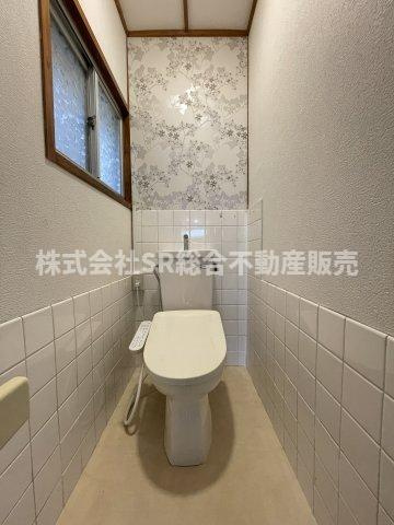 中石切町5丁目中古戸建のトイレ|洗浄機能付きトイレに新調済みです◎
