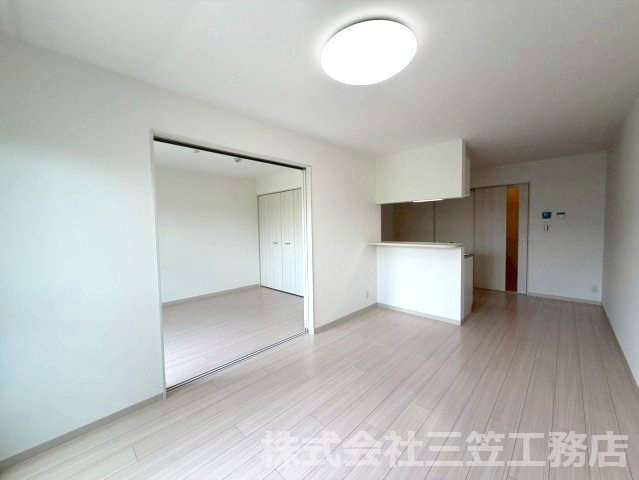 寝屋川市木田町のアパートの居間・リビング