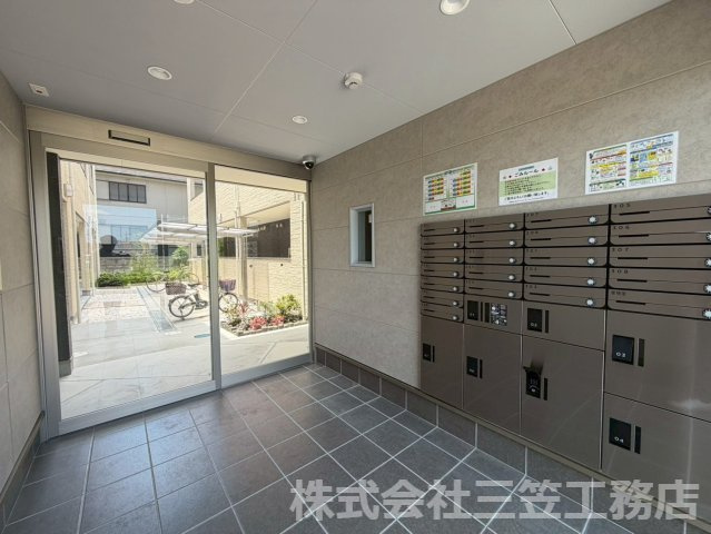 寝屋川市木田町のアパートのエントランス