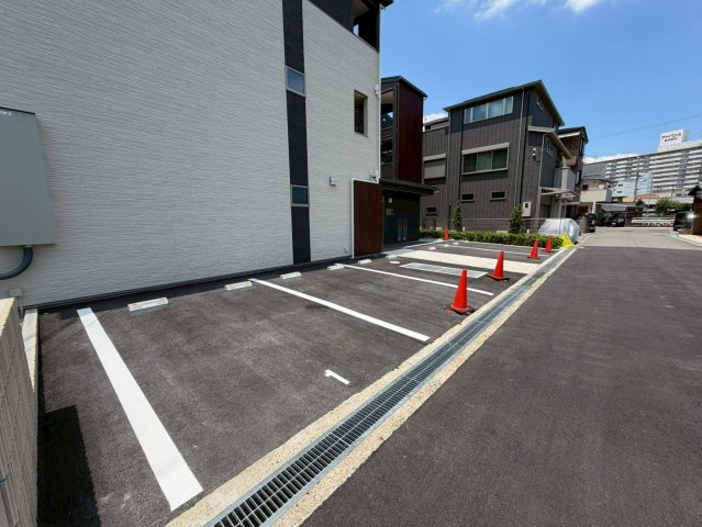 寝屋川市木田町のアパートの駐車場