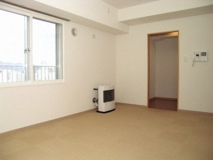 【居間・リビング】ティアラタワー中島倶楽部