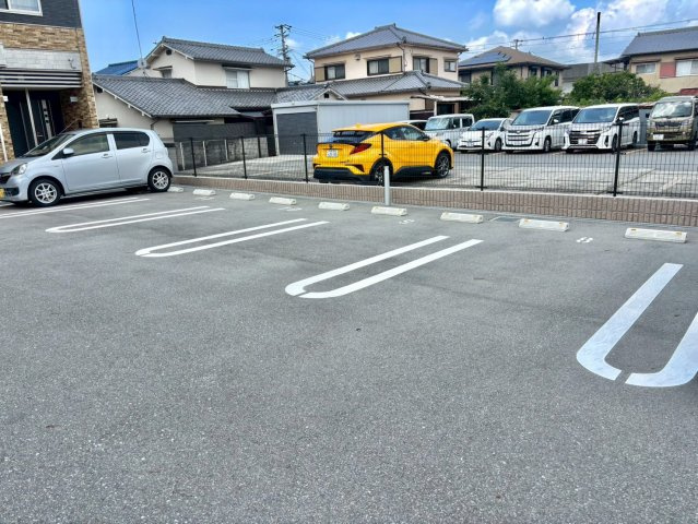 ファンド野里Ⅰの駐車場
