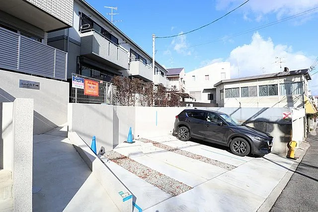 ソレーユ山手へーベルメゾンの駐車場
