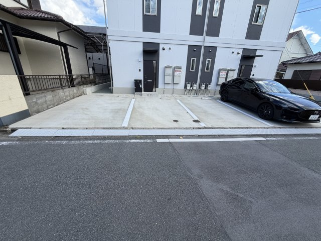 合志市豊岡の賃貸マンションの駐車場