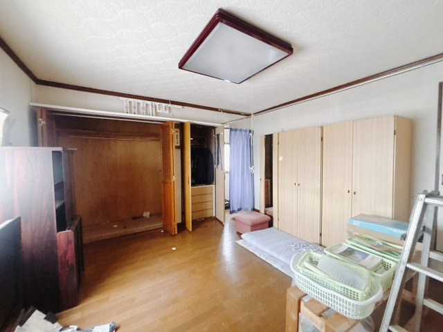 【中古戸建】太田市山之神町の洋室|■洋室｜ナチュラルカラーの床です。模様替えなどとても楽しく工夫できます♪陽当たり、風通しもとても良いので毎日快適な生活スタートです！