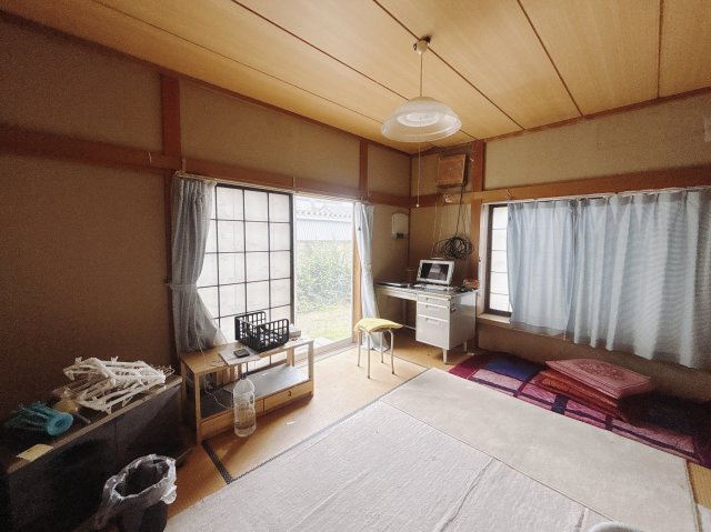 【中古戸建】太田市山之神町の和室|■和室｜和室を書斎にしたり、冬にはコタツを敷いて家族みんなで年越しをするのもいいですね。家族みんなのお気に入りの空間になります♪