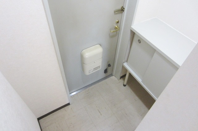 【玄関】 | 萬ビル