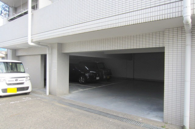 【駐車場】 | 萬ビル