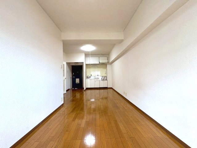 ファミティ弐番館の居間・リビング