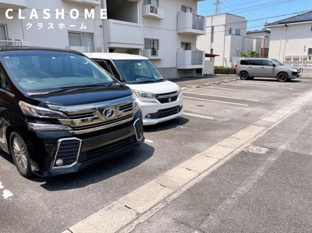 スカイブルー大山　　刈谷市近郊の賃貸はクラスホーム刈谷店の駐車場