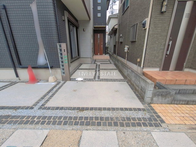 草加市青柳7丁目 中古戸建の駐車場