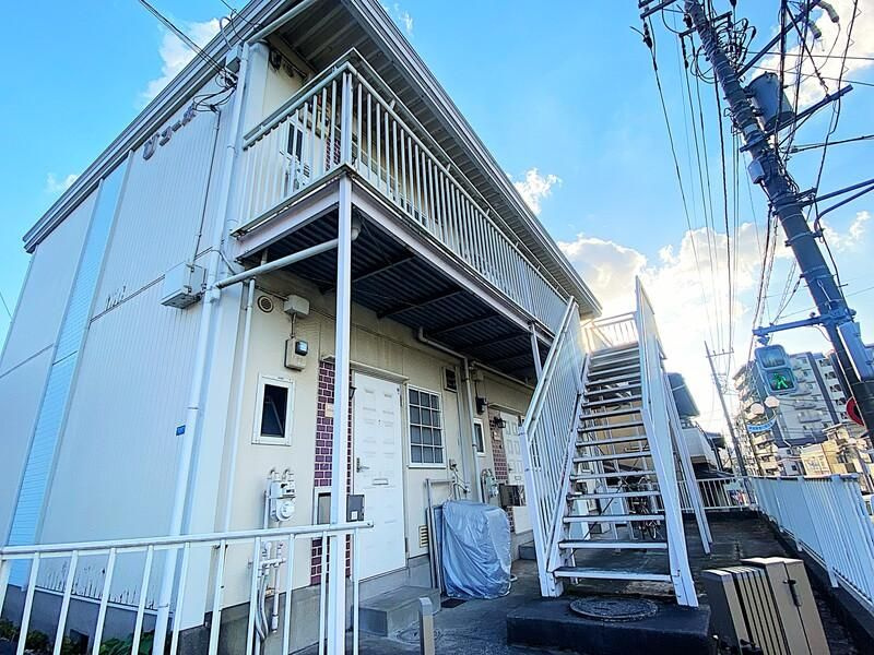 千葉市中央区南町３丁目のアパートの外観