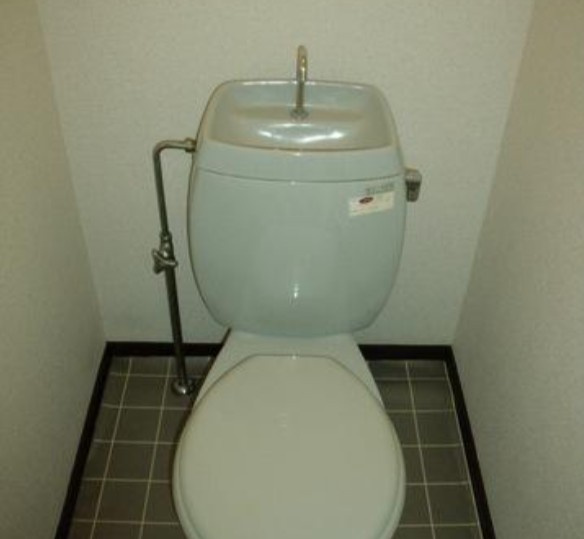 千葉市中央区南町３丁目のアパートのトイレ