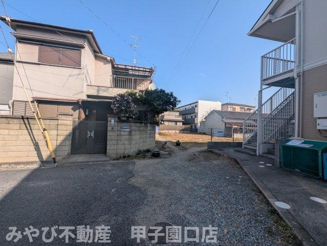 セジュール西宮今津のエントランス