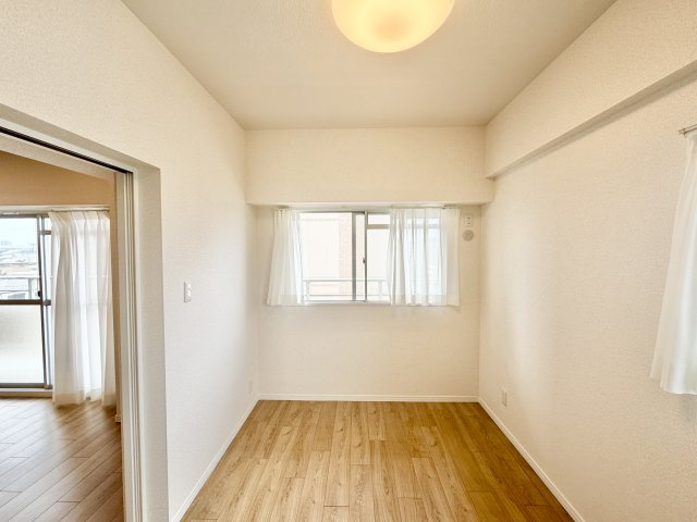 グリーンコーポ瑞穂の洋室