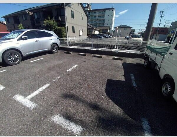 セジュール里の駐車場