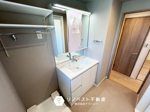 ディオ・フェルティ布施の独立洗面台|三面鏡付き独立洗面台完備◎
新調済みなので清潔感バッチリ◎