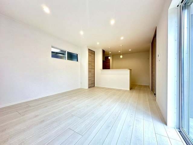加古川市別府町別府新築戸建の居間・リビング|同社施工例