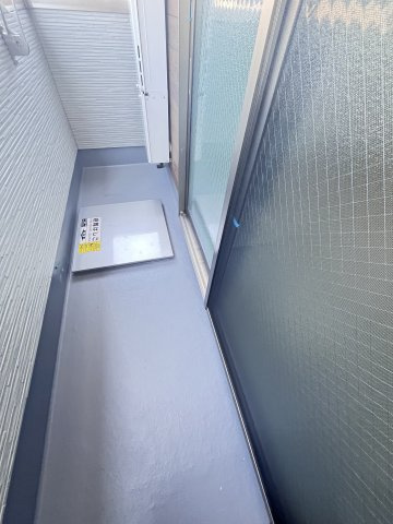 大阪市城東区鴫野東３丁目のアパートのバルコニー
