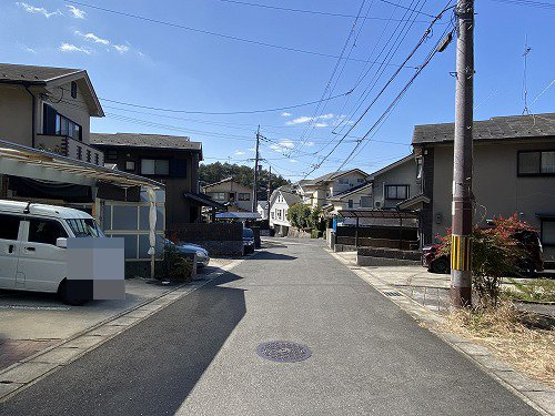 岩倉花園町 中古戸建の前面道路含む現地写真