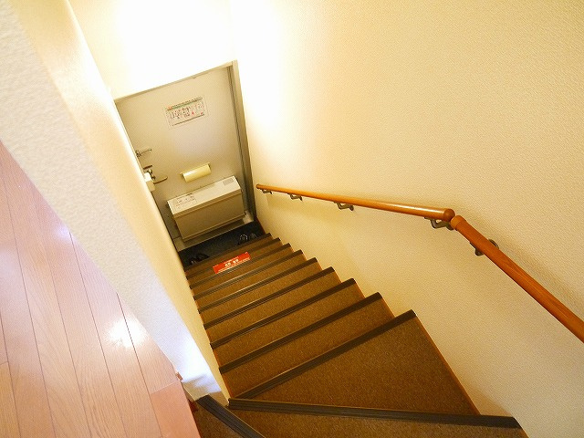 レオパレスセドナの玄関|シンプルで使いやすい玄関です