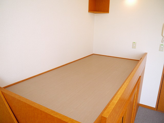 レオパレスセドナのその他|ベッド付きです