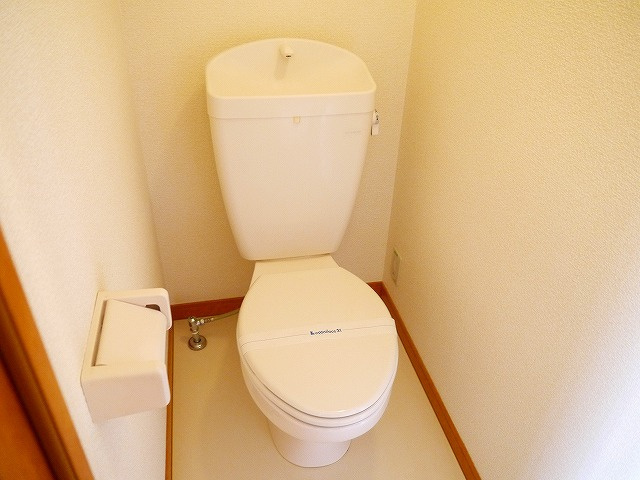 レオパレスセドナのトイレ|コンパクトで使いやすいトイレです