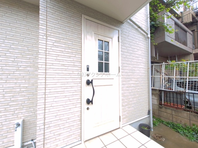 所沢市林3丁目　中古一戸建　～屋上バルコニー～の玄関