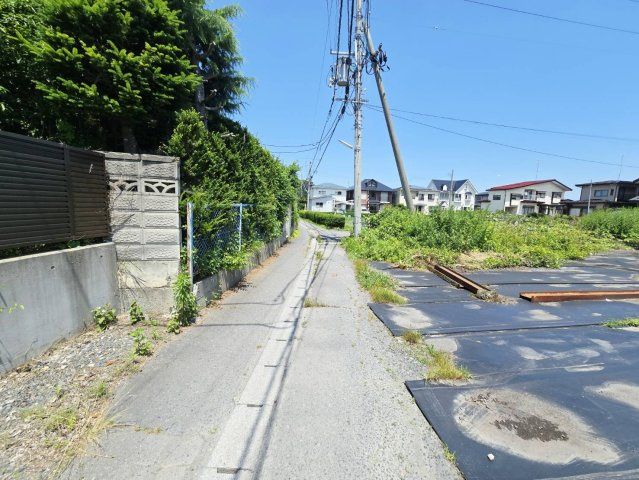根城8丁目　2筆売土地の前面道路含む現地写真