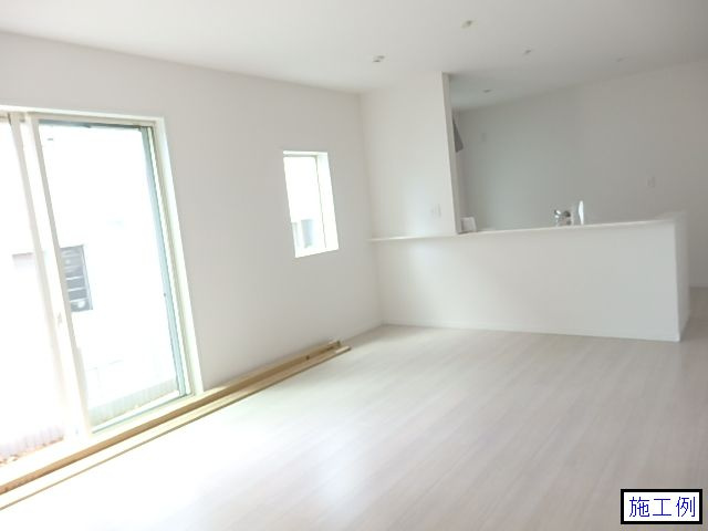 緑区町屋1丁目新築戸建て　A号棟の居間・リビング|リビングです