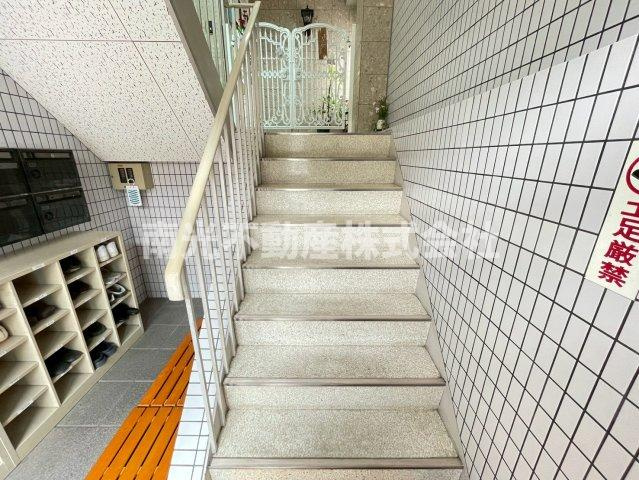 ハイツ津田のエントランス