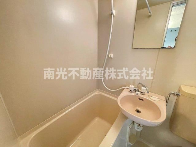 ハイツ津田の浴室