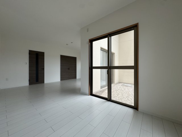 西神南ヒルズ4番館の居間・リビング