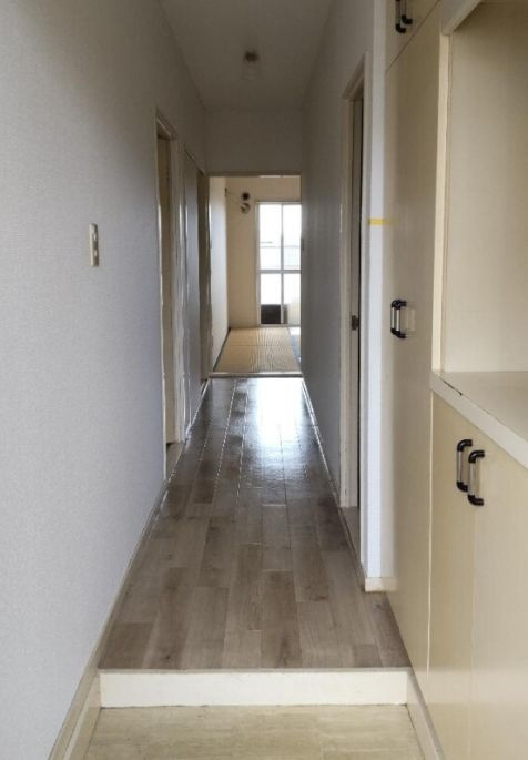 パレスF の玄関