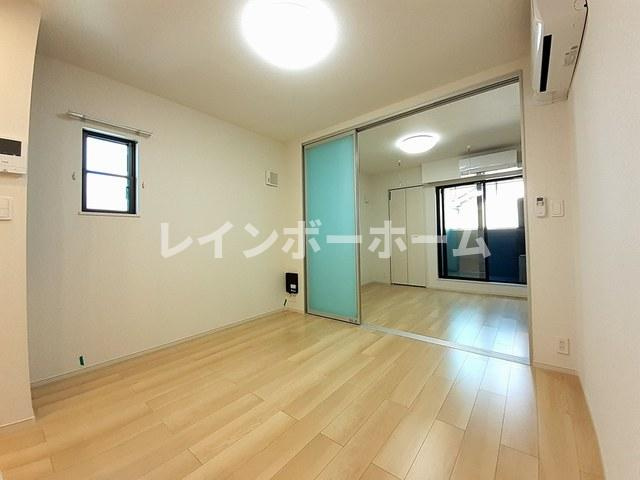 KARAZの居間・リビング