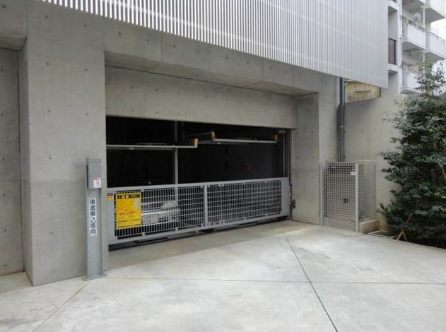 【駐車場】エスティメゾン川崎本町 