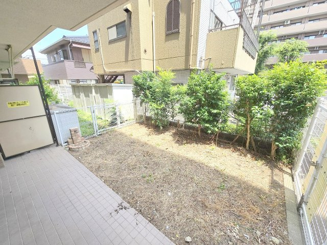 ロイヤルステージ小作の庭