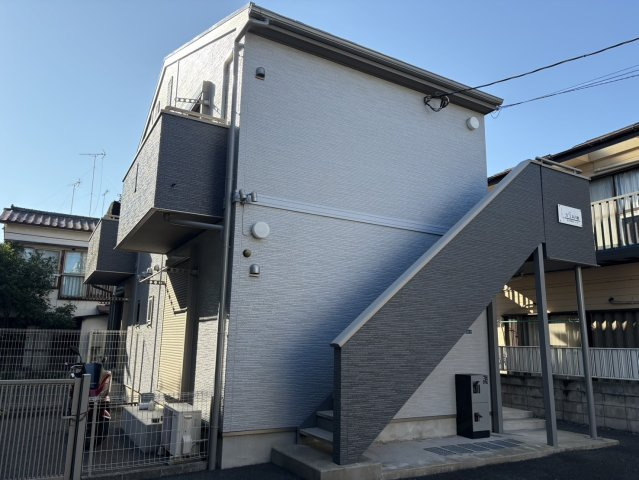 エヌズ本八幡の外観