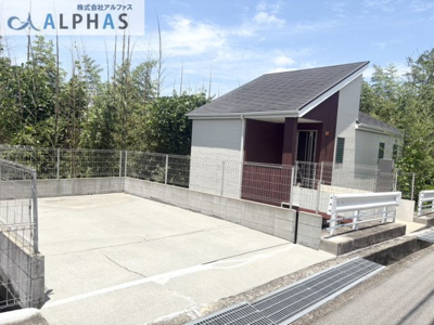 【外観】 | 神戸市西区桜が丘西町二丁目　一戸建て | ■並列2台駐車可能♪※車種による