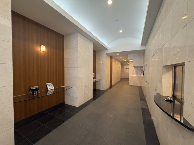 【ロビー】UURコート札幌南三条プレミアタワー