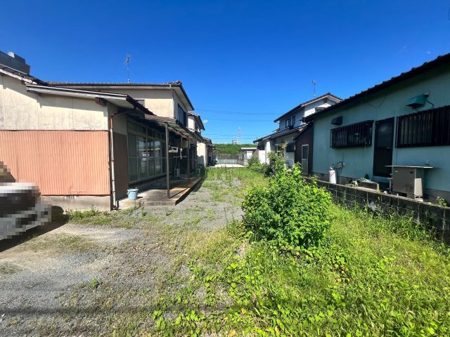 小城市三日月町堀江　倉庫付　7DKの駐車場