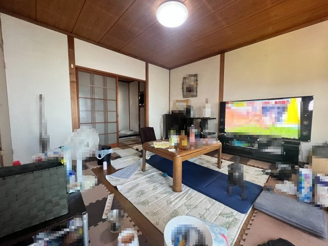 小城市三日月町堀江　倉庫付　7DKの居間・リビング