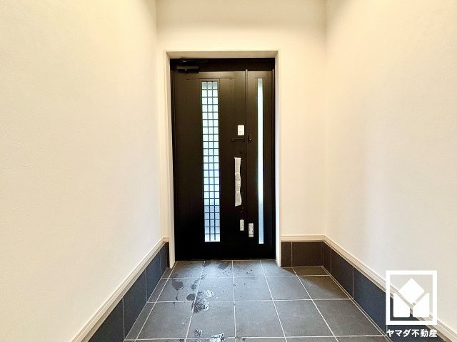 西宮市小松南町2丁目の玄関