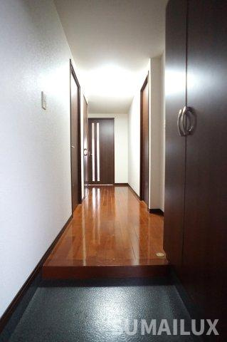 菊池郡大津町美咲野１丁目の賃貸マンションの玄関