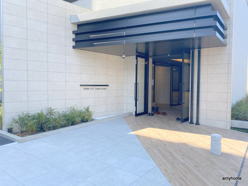 スワンズシティ大阪エスクレア　仲介手数料無料のエントランス